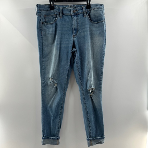 Universal Thread Medium Wash Distressed Mid-Rise Jeans – Size 14 / 32 Regular - Picture 2 of 8